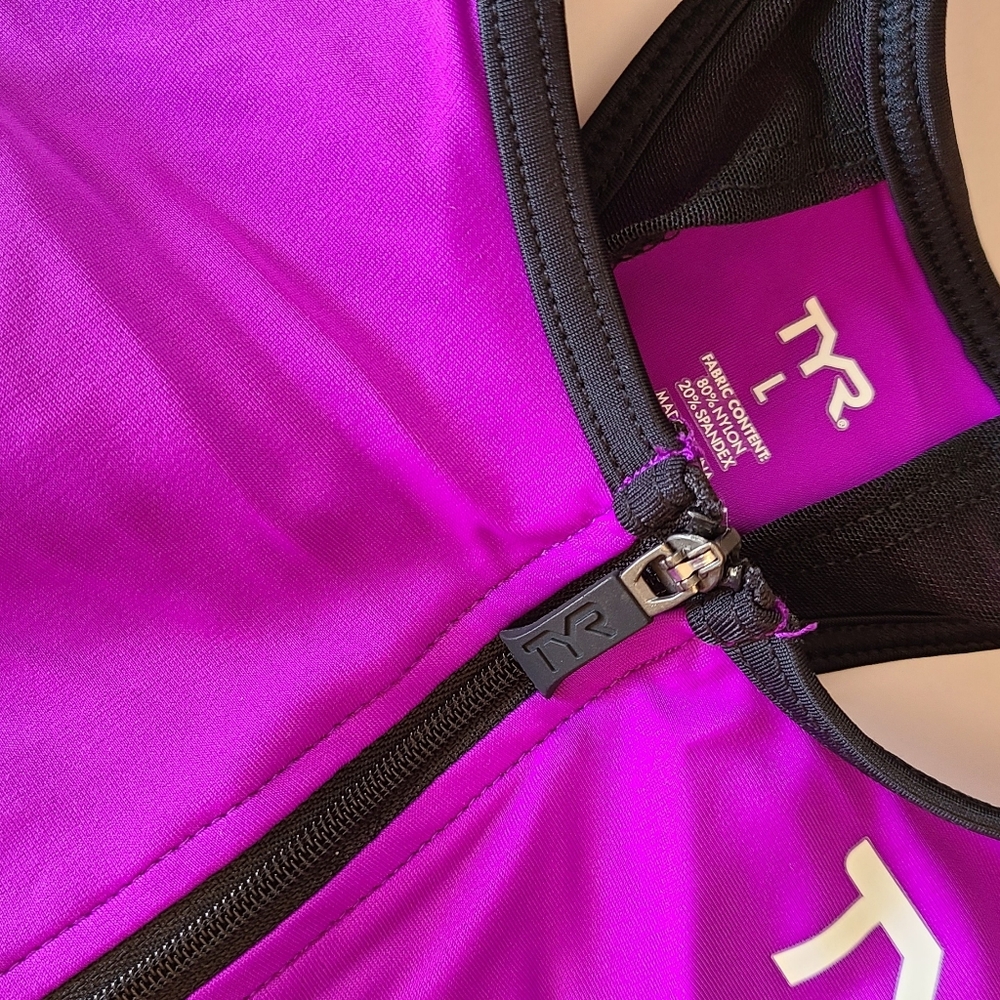 Cycling Womens Clothing ( 9 diferent pieces)